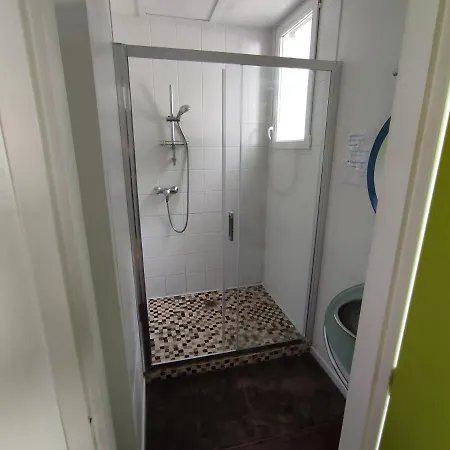 Palais Sur A 100 Metres De La *