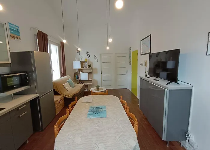 Palais Sur A 100 Metres De La